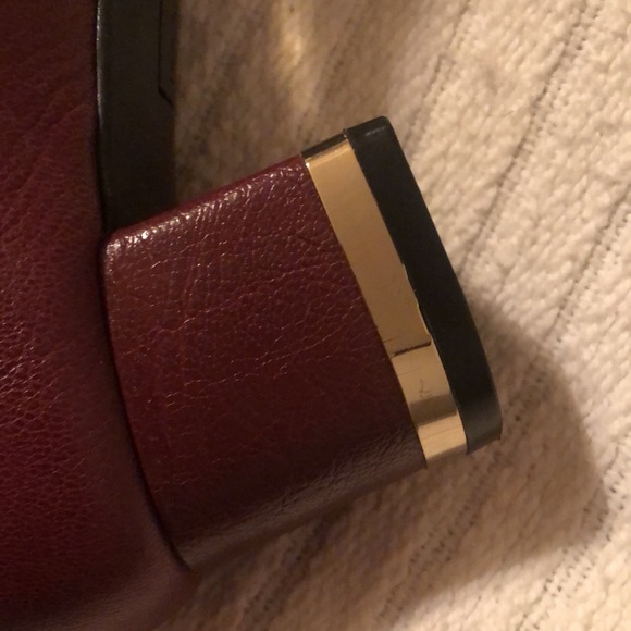 Woman’s Isaac Mizrahi burgundy fall beaded heeled shoes - Picture 9 of 14